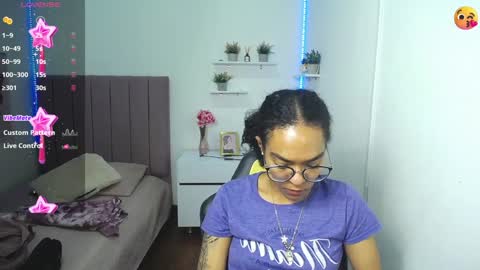 Snapshot of niina_lovee_ chatting on 23, 12, 2024 online show from 23, 12, 2024