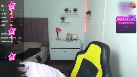 Snapshot of niina_lovee_ chatting on 26, 12, 2024 online show from 26, 12, 2024
