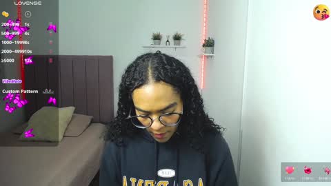 Snapshot of niina_lovee_ chatting on 27, 12, 2024 online show from 27, 12, 2024