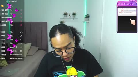 Snapshot of niina_lovee_ chatting on 30, 12, 2024 online show from 30, 12, 2024