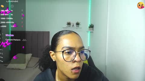 Snapshot of niina_lovee_ chatting on 31, 12, 2024 online show from 31, 12, 2024