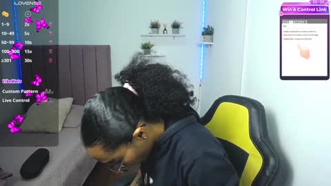 Snapshot of niina_lovee_ chatting on 31, 12, 2024 online show from 31, 12, 2024