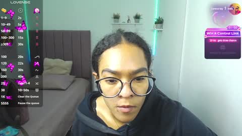 Snapshot of niina_lovee_ chatting on 10, 1, 2025 online show from 10, 1, 2025