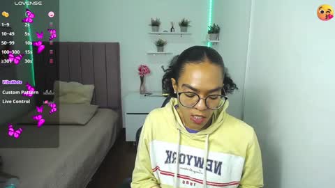 Snapshot of niina_lovee_ chatting on 13, 1, 2025 online show from 13, 1, 2025
