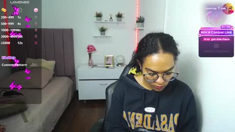 Snapshot of niina_lovee_ chatting on 14, 1, 2025 online show from 14, 1, 2025