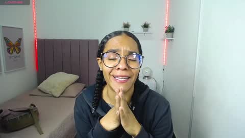 Snapshot of niina_lovee_ chatting on 6, 2, 2025 online show from 6, 2, 2025