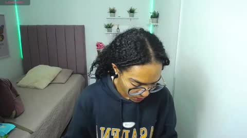 Snapshot of niina_lovee_ chatting on 11, 2, 2025 online show from 11, 2, 2025
