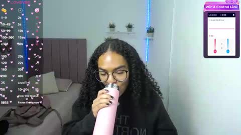 Snapshot of niina_lovee_ chatting on 17, 2, 2025 online show from 17, 2, 2025