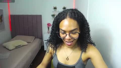 Snapshot of niina_lovee_ chatting on 19, 2, 2025 online show from 19, 2, 2025