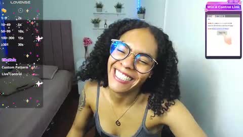 Snapshot of niina_lovee_ chatting on 19, 2, 2025 online show from 19, 2, 2025