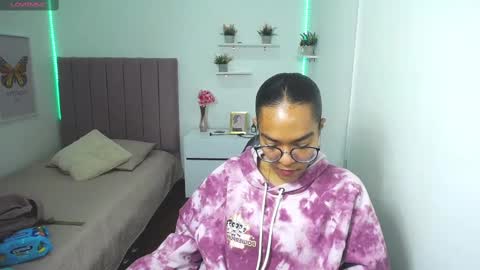 Snapshot of niina_lovee_ chatting on 27, 2, 2025 online show from 27, 2, 2025