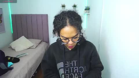 Snapshot of niina_lovee_ chatting on 10, 3, 2025 online show from 10, 3, 2025