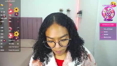 Snapshot of niina_lovee_ chatting on 8, 9, 2025 online show from 8, 9, 2025