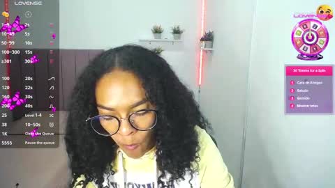 Snapshot of niina_lovee_ chatting on 9, 9, 2025 online show from 9, 9, 2025