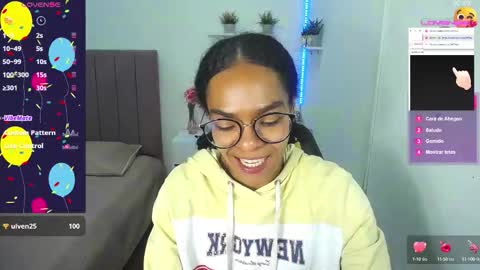 Snapshot of niina_lovee_ chatting on 10, 9, 2025 online show from 10, 9, 2025
