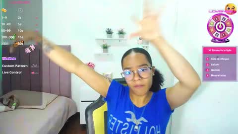 Snapshot of niina_lovee_ chatting on 1, 10, 2025 online show from 1, 10, 2025