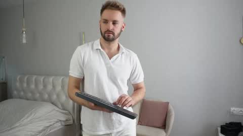 Nik online show from 14, 4, 2026