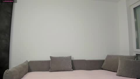 Nicole online show from 21, 4, 2026