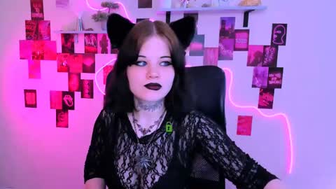 Snapshot of nikki_kiss_ chatting on 25, 5, 2026 nikki_kiss_ online show from 25, 5, 2026