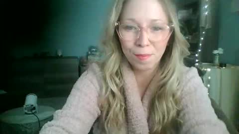 nikkib653466 online show from 12, 1, 2026