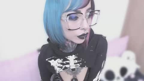 Nikki Ramone   online show from 30, 9, 2025