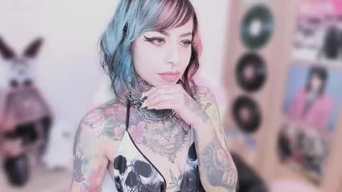 Nikki Ramone   online show from 4, 2, 2026