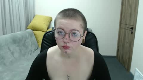 nikkysnow online show from 3, 10, 2025