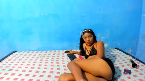 Snapshot of nikol_couple chatting on 4, 7, 2026 nikol_couple online show from 4, 7, 2026