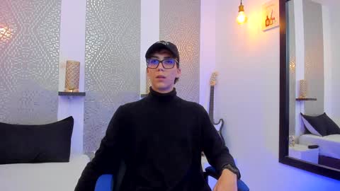 Snapshot of nikolay_gregori chatting on 1, 1, 2025 online show from 1, 1, 2025