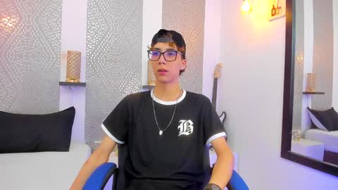 Snapshot of nikolay_gregori chatting on 2, 1, 2025 online show from 2, 1, 2025