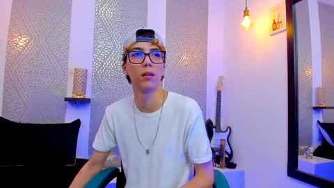 Snapshot of nikolay_gregori chatting on 7, 1, 2025 online show from 7, 1, 2025