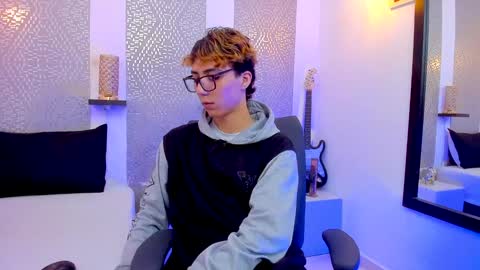 Snapshot of nikolay_gregori chatting on 8, 1, 2025 online show from 8, 1, 2025