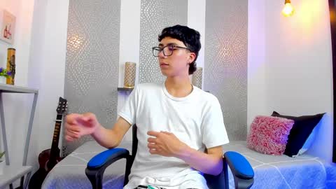 Snapshot of nikolay_gregori chatting on 4, 2, 2025 online show from 4, 2, 2025