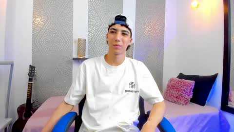 Snapshot of nikolay_gregori chatting on 6, 2, 2025 online show from 6, 2, 2025