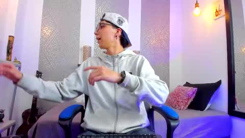 Snapshot of nikolay_gregori chatting on 11, 2, 2025 online show from 11, 2, 2025