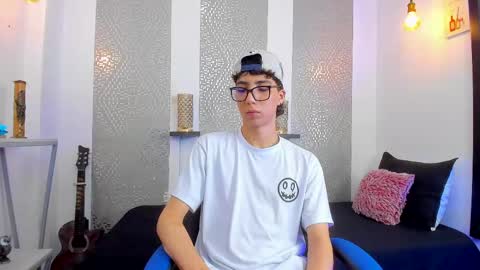 Snapshot of nikolay_gregori chatting on 25, 2, 2025 online show from 25, 2, 2025