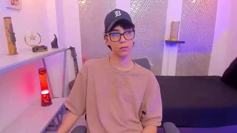 Snapshot of nikolay_gregori chatting on 28, 9, 2025 online show from 28, 9, 2025