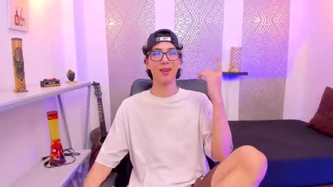 Snapshot of nikolay_gregori chatting on 22, 10, 2025 online show from 22, 10, 2025