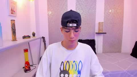 Snapshot of nikolay_gregori chatting on 28, 10, 2025 online show from 28, 10, 2025