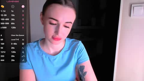 Snapshot of nikoll_s chatting on 10, 1, 2025 online show from 10, 1, 2025