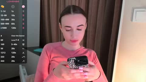 Snapshot of nikoll_s chatting on 6, 2, 2025 online show from 6, 2, 2025