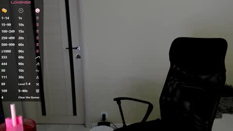 Snapshot of nikoll_s chatting on 18, 9, 2025 online show from 18, 9, 2025