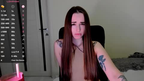 Snapshot of nikoll_s chatting on 28, 9, 2025 online show from 28, 9, 2025