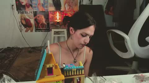 Veronica online show from 4, 3, 2026