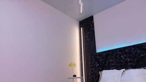  NIKY SMIT  online show from 20, 1, 2025