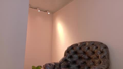  NIKY SMIT  online show from 20, 2, 2025