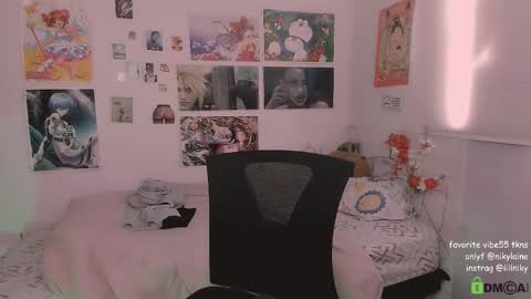 Snapshot of nikylaine chatting on 17, 12, 2025 Nikylaine online show from 17, 12, 2025