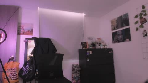 Snapshot of nikylaine chatting on 15, 3, 2026 Nikylaine online show from 15, 3, 2026