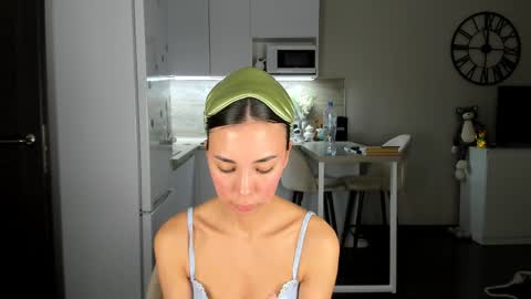 Snapshot of nilliluv chatting on 30, 4, 2026 Bella online show from 30, 4, 2026