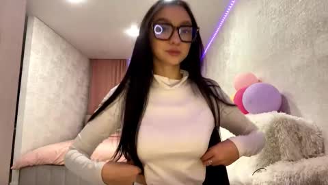 Snapshot of nilsamazuo chatting on 21, 11, 2025 Margot online show from 21, 11, 2025